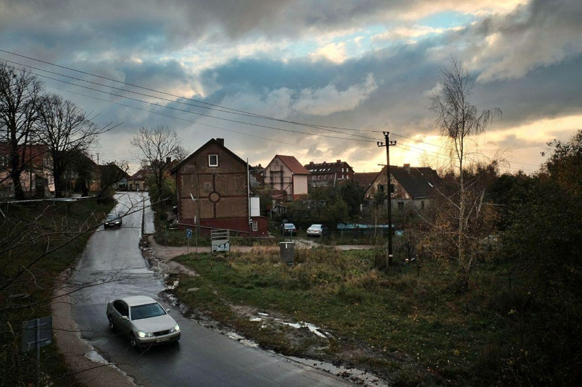 Фото Александра Пожидаева. Янтарный, шторм. Отель Акватория, Калининградская область.